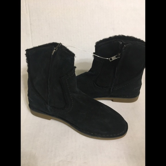 UGG Catica Black Ankle Boot - Picture 8 of 15